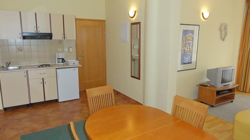 Villa Dvorine Тисно Екстер'єр фото
