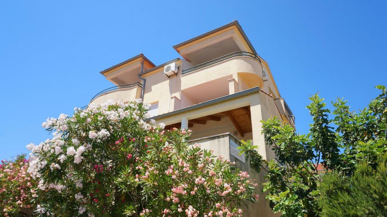 Villa Dvorine Тисно Екстер'єр фото